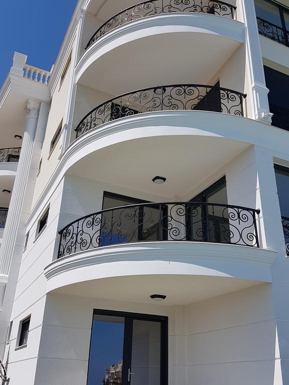 Morning Star Deluxe Apartment เชอร์โนโมเรทส์ ภายนอก รูปภาพ