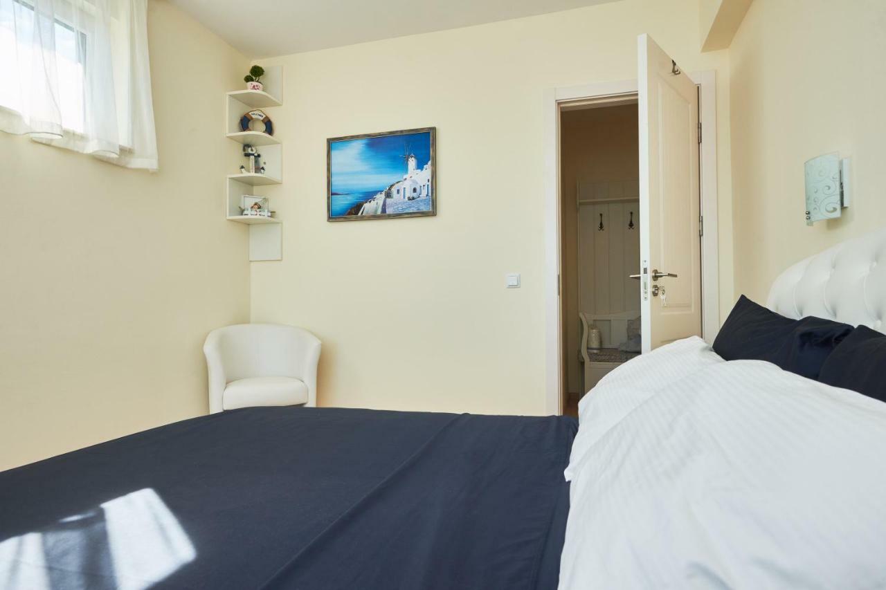Morning Star Deluxe Apartment เชอร์โนโมเรทส์ ภายนอก รูปภาพ