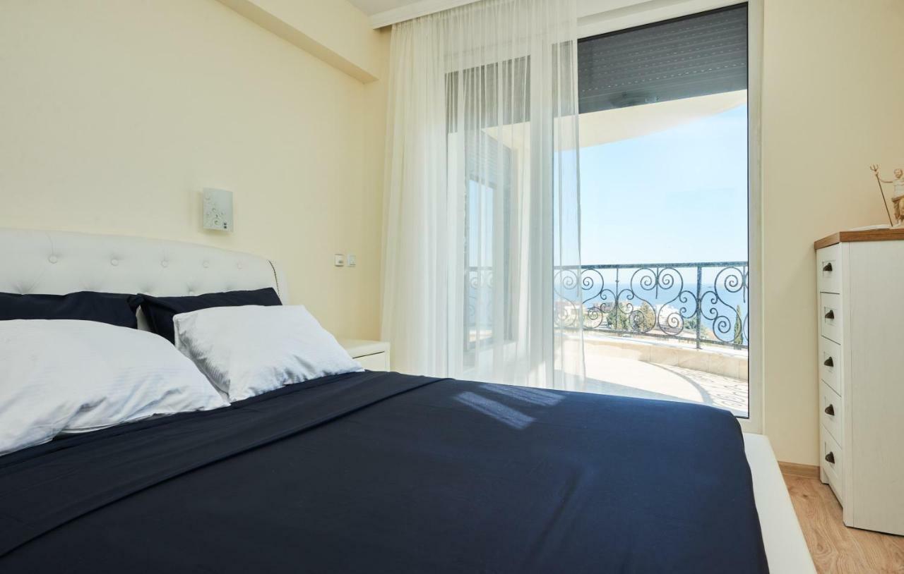 Morning Star Deluxe Apartment เชอร์โนโมเรทส์ ภายนอก รูปภาพ