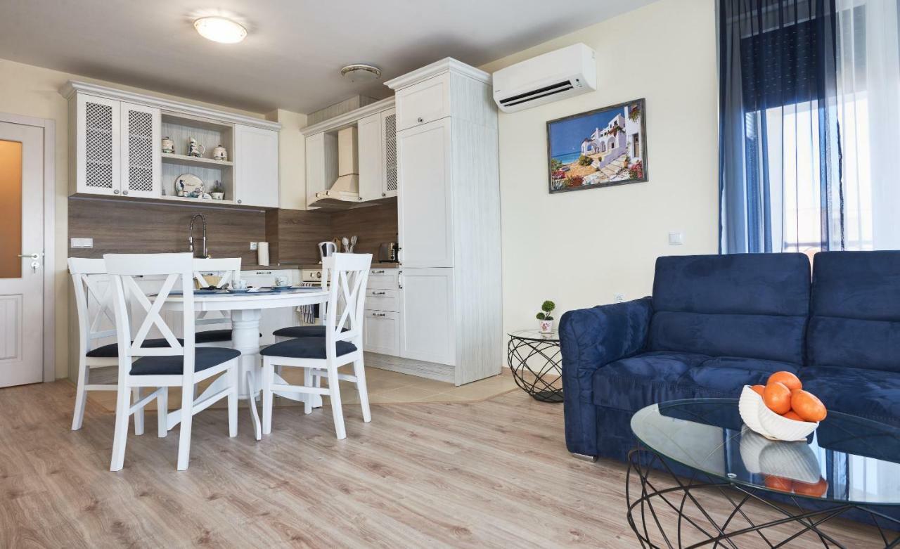 Morning Star Deluxe Apartment เชอร์โนโมเรทส์ ภายนอก รูปภาพ
