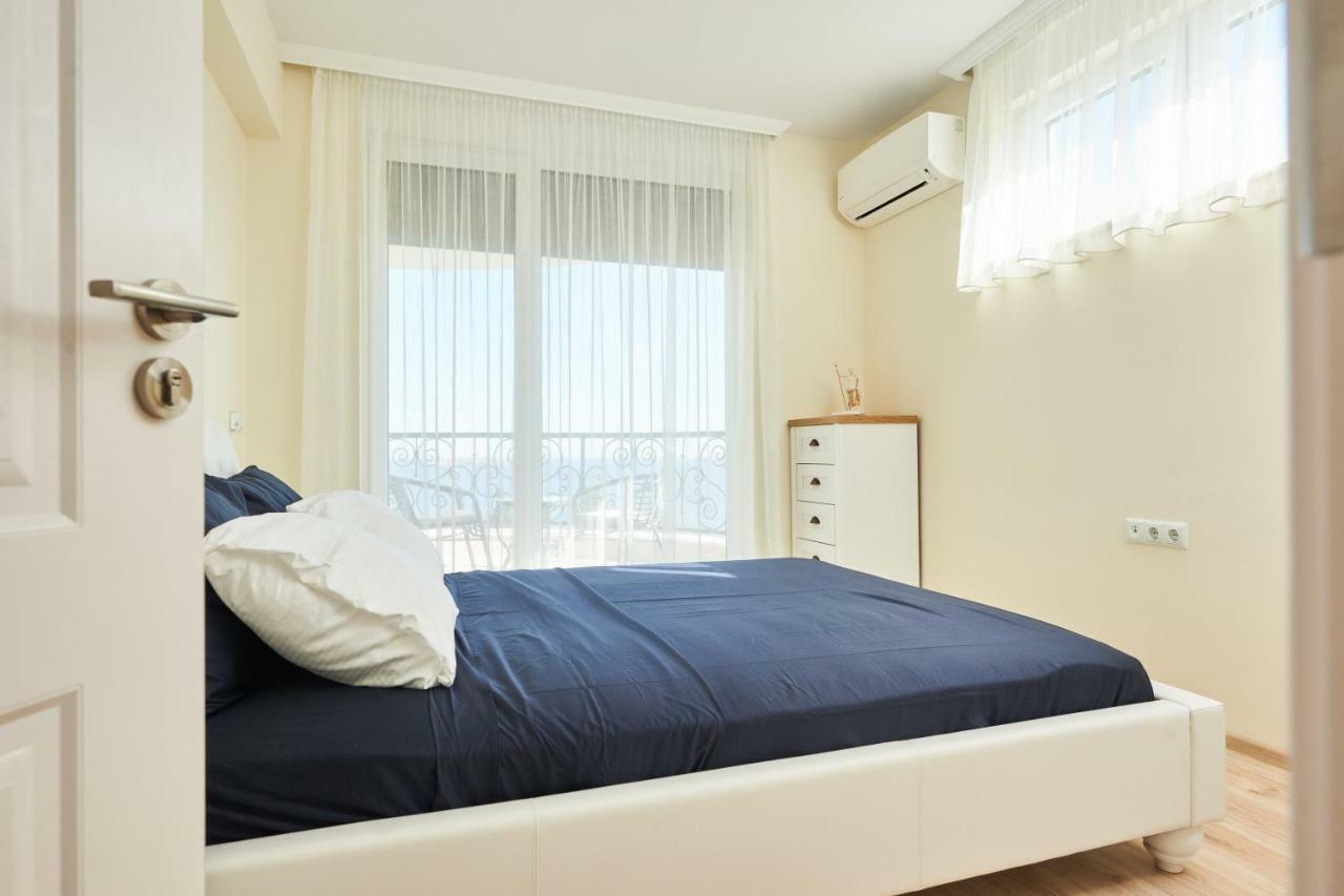 Morning Star Deluxe Apartment เชอร์โนโมเรทส์ ภายนอก รูปภาพ