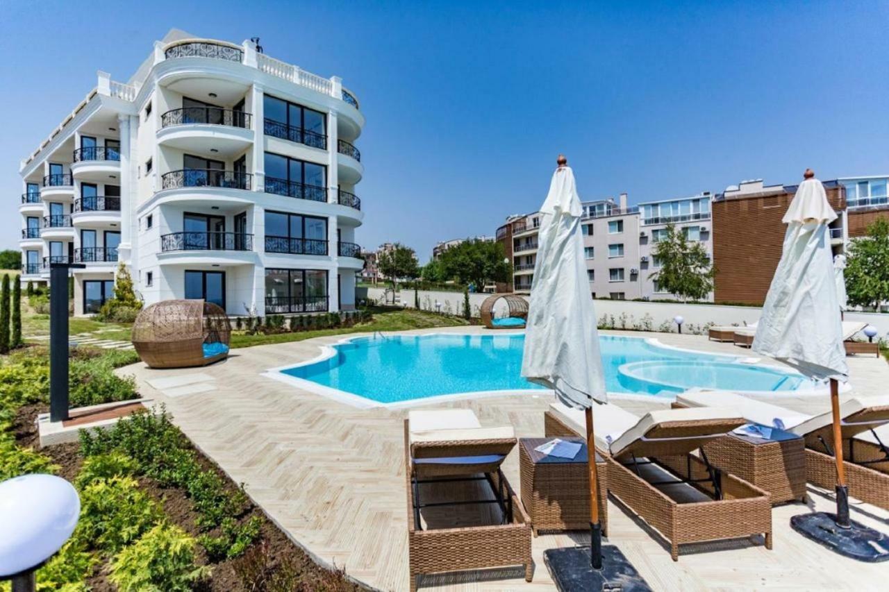 Morning Star Deluxe Apartment เชอร์โนโมเรทส์ ภายนอก รูปภาพ